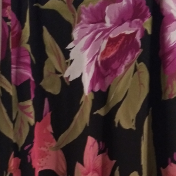 Beautiful Full Lining Colorful Floral Skirt - Picture 5 of 5